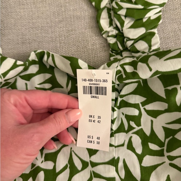 Abercrombie crop top, NWT, size small Green Leaf Print Women's Top - Picture 3 of 3